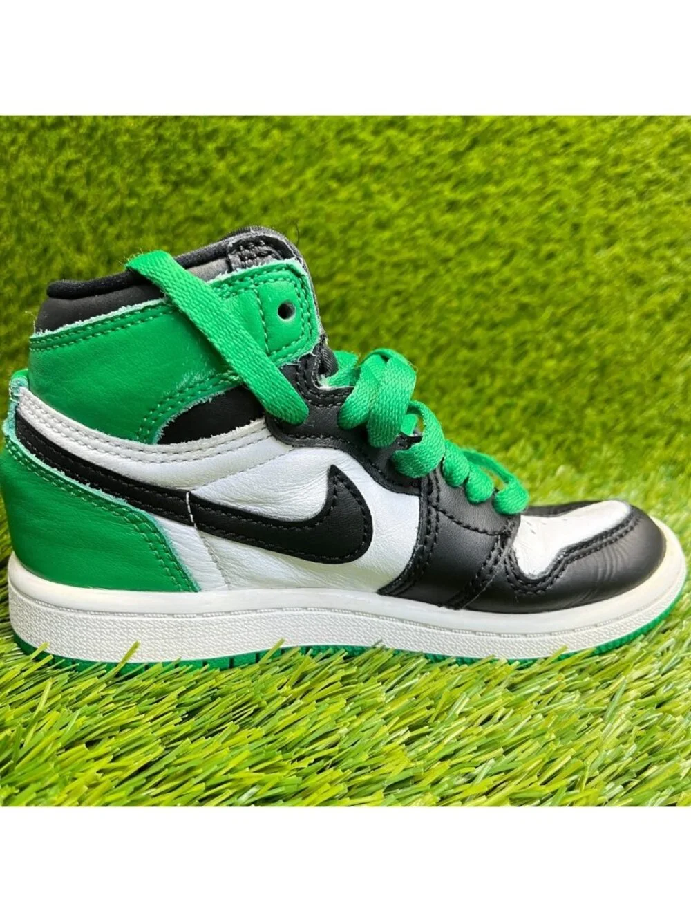 Nike Air Jordan 1 Retro Boys Size 11C Green Black White Athletic Shoes Sneakers